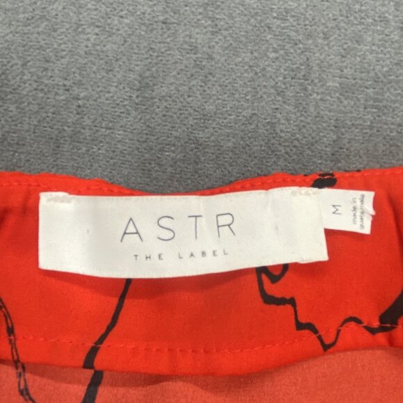 ASTR The Label Red Floral Sleeveless Button Front Camisole Top Womens Medium - Picture 6 of 9